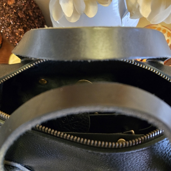 Go Forth Goods GFG Jane Crossbody + Oval Strap - Picture 8 of 14